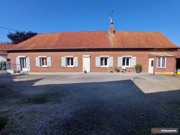 Longère en briques avec dépendances proche d'Abbeville et Auxi-le-Château en excellent état