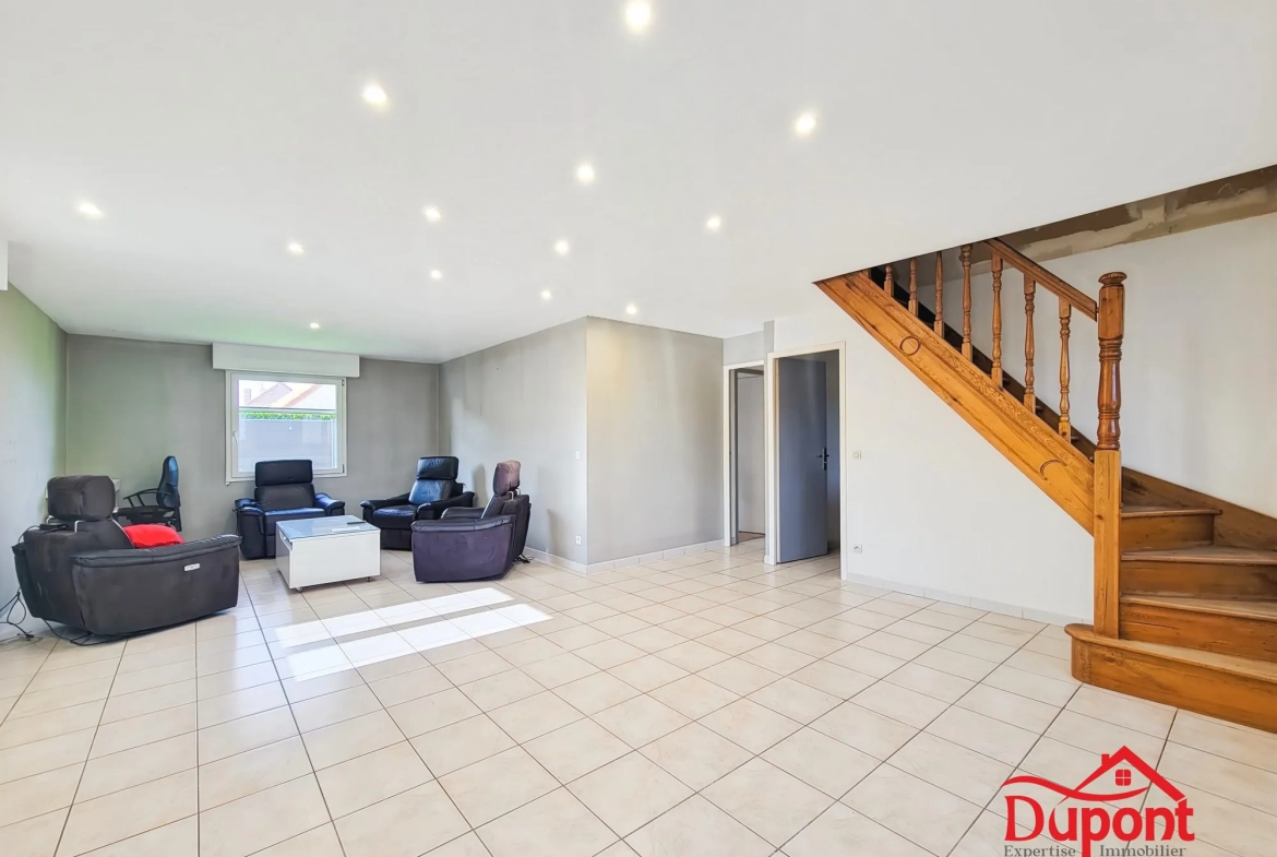 Maison individuelle semi plain-pied avec jardin et terrasse à Caudry 