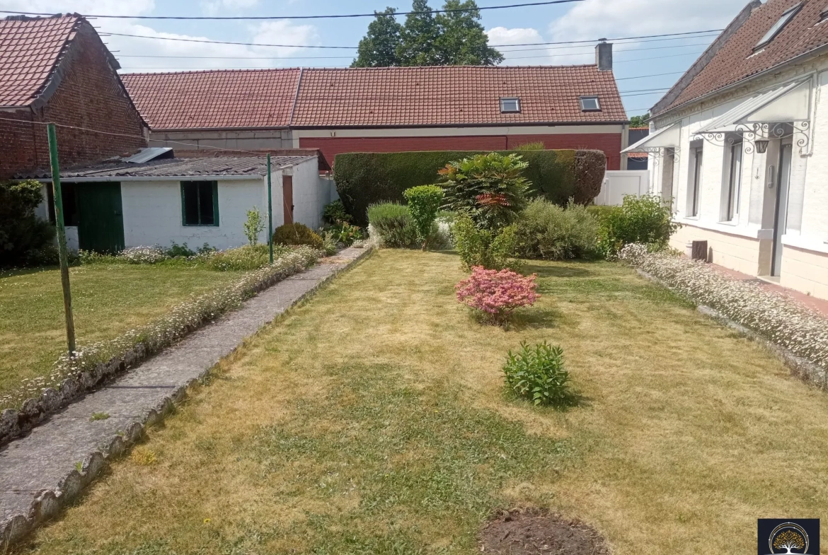 Longère individuelle semi de plain-pied avec grand potentiel à Courcelles-lès-Lens 