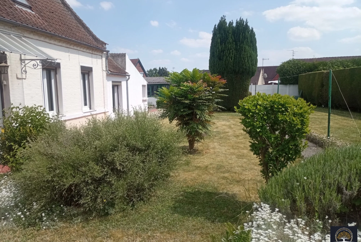 Longère individuelle semi de plain-pied avec grand potentiel à Courcelles-lès-Lens 