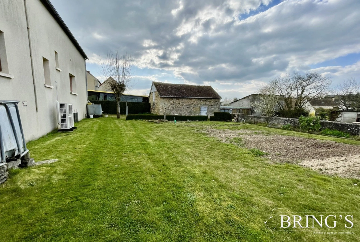 Maison ancienne avec jardin et potentiel à Saint-Victeur 