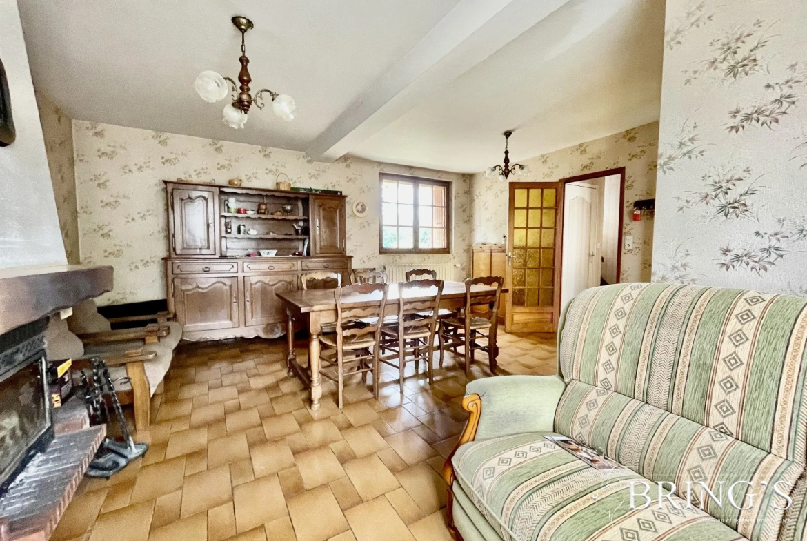 Maison ancienne avec jardin et potentiel à Saint-Victeur 