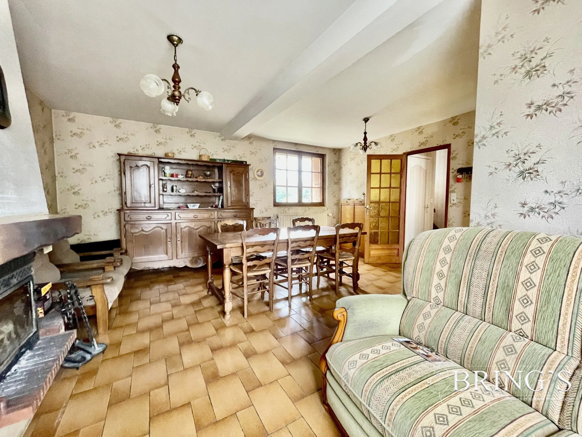 Maison ancienne avec jardin et potentiel à Saint-Victeur 