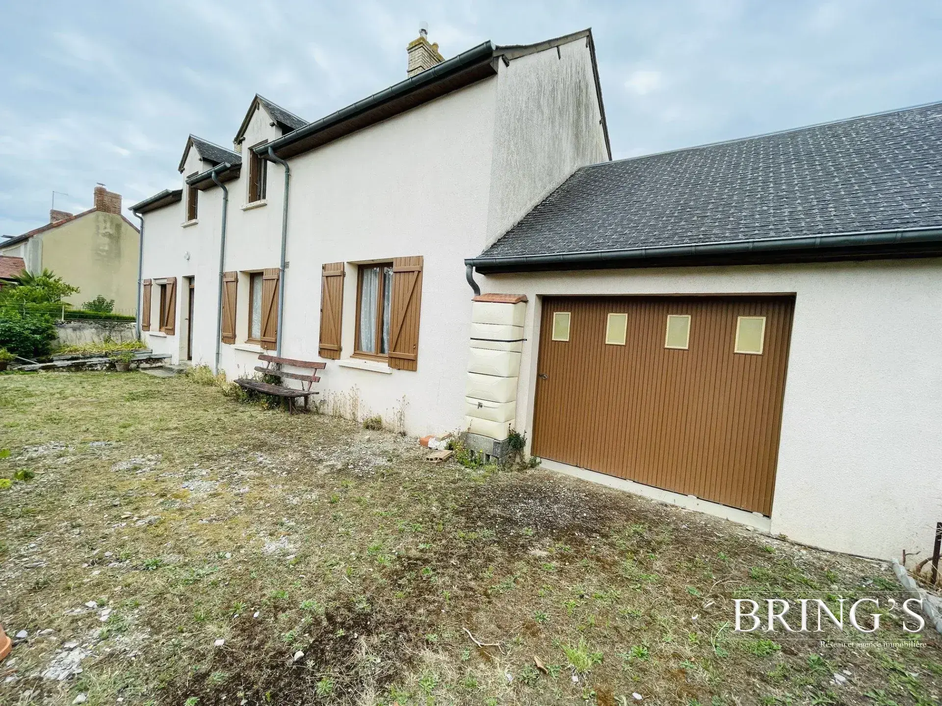 Maison ancienne avec jardin et potentiel à Saint-Victeur 