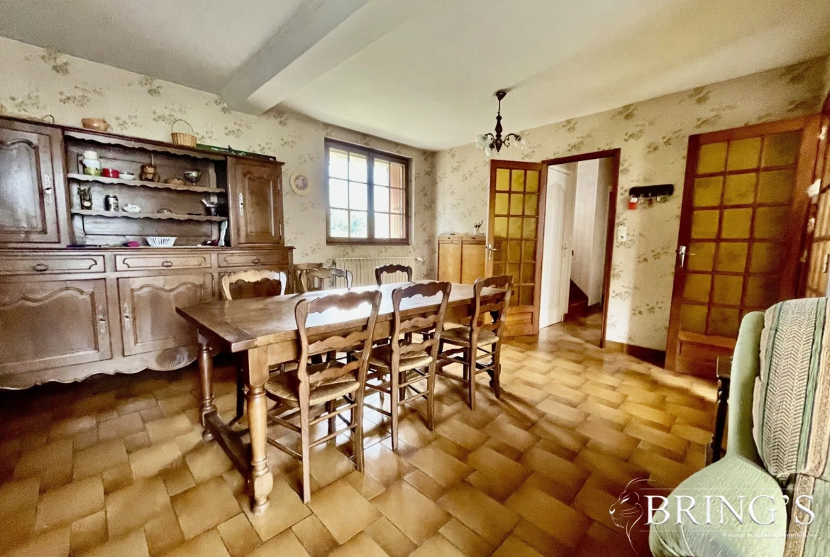 Maison ancienne avec jardin et potentiel à Saint-Victeur 