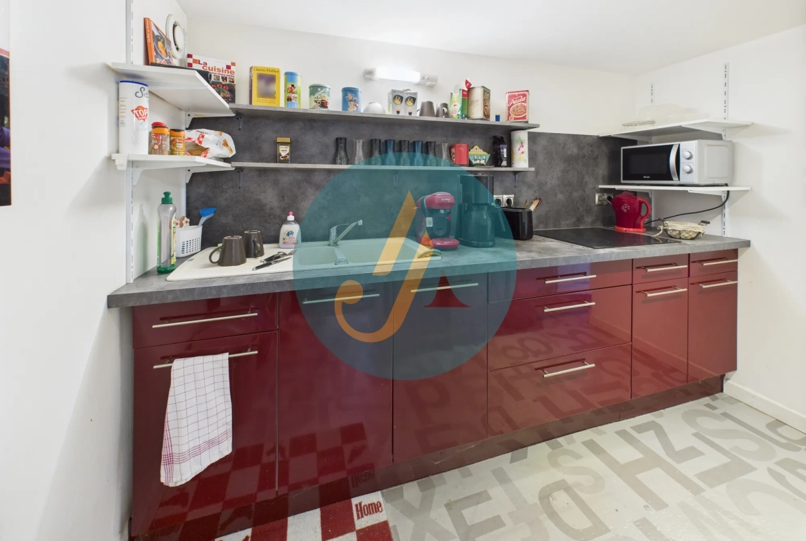 À Nevers, maison de charme avec trois logements indépendants et potentiel locatif élevé 