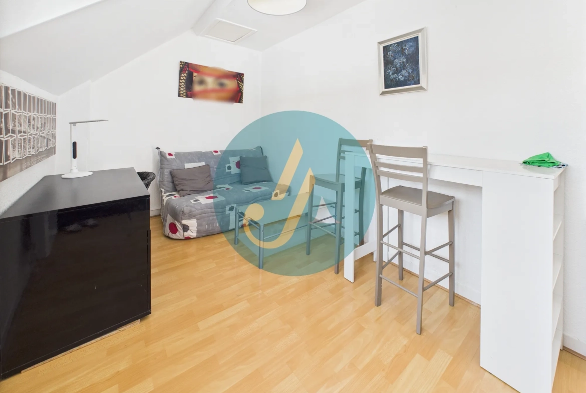 À Nevers, maison de charme avec trois logements indépendants et potentiel locatif élevé 
