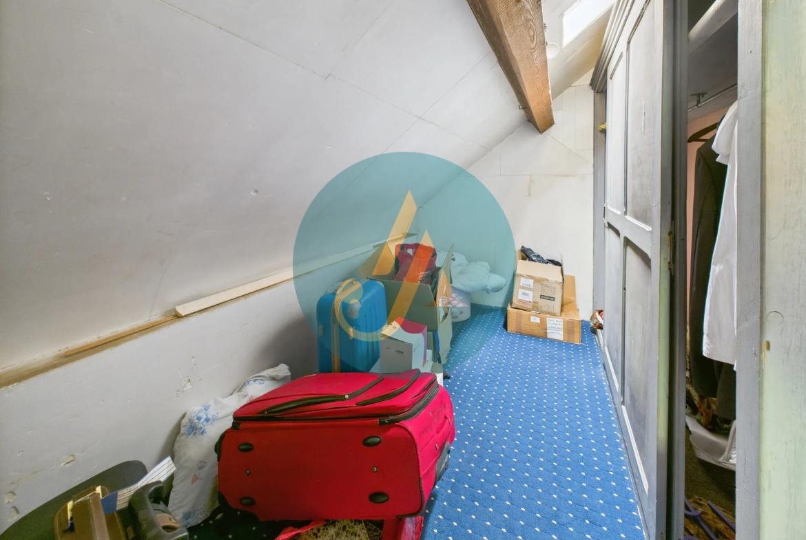 À Nevers, maison de charme avec trois logements indépendants et potentiel locatif élevé 