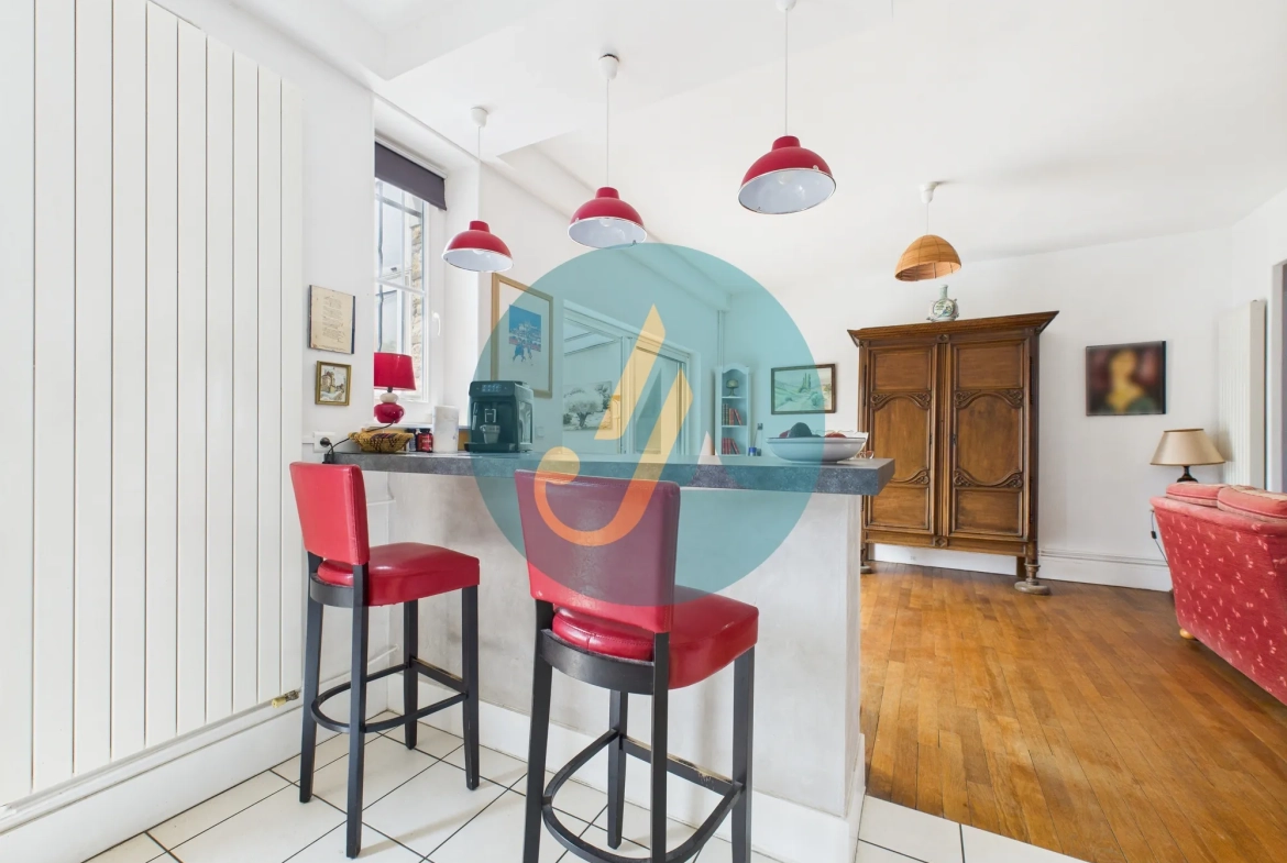 À Nevers, maison de charme avec trois logements indépendants et potentiel locatif élevé 