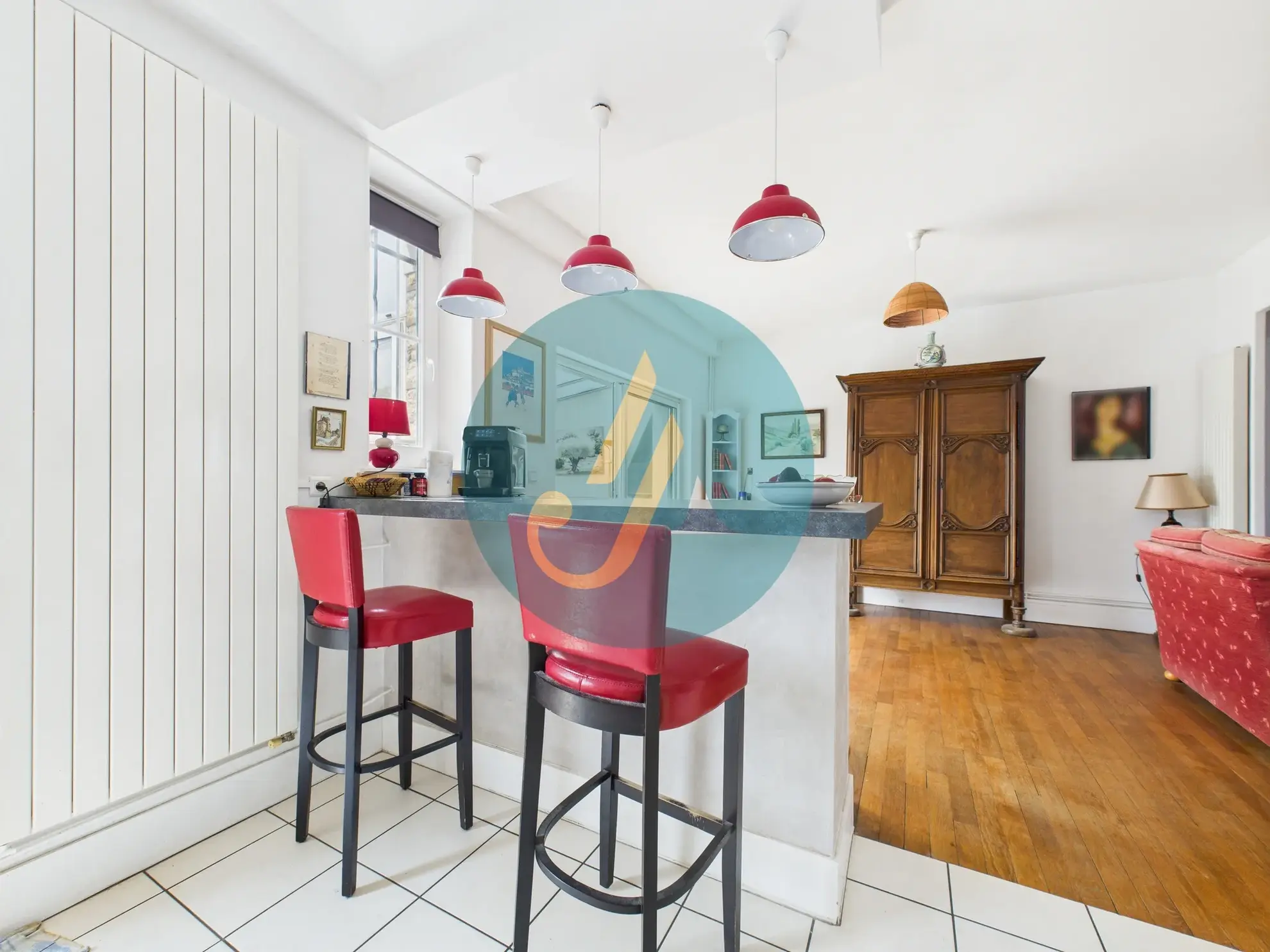 À Nevers, maison de charme avec trois logements indépendants et potentiel locatif élevé 