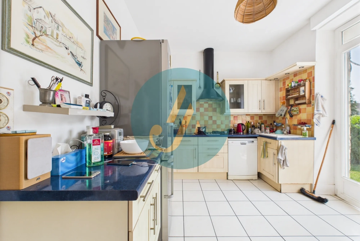 À Nevers, maison de charme avec trois logements indépendants et potentiel locatif élevé 