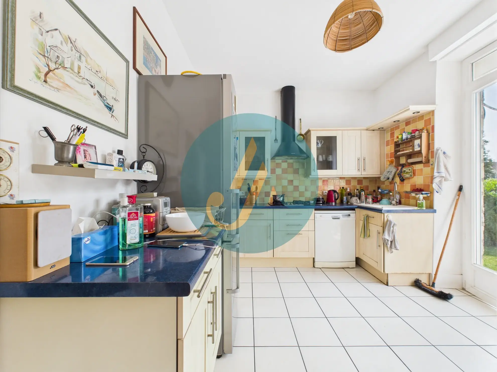 À Nevers, maison de charme avec trois logements indépendants et potentiel locatif élevé 