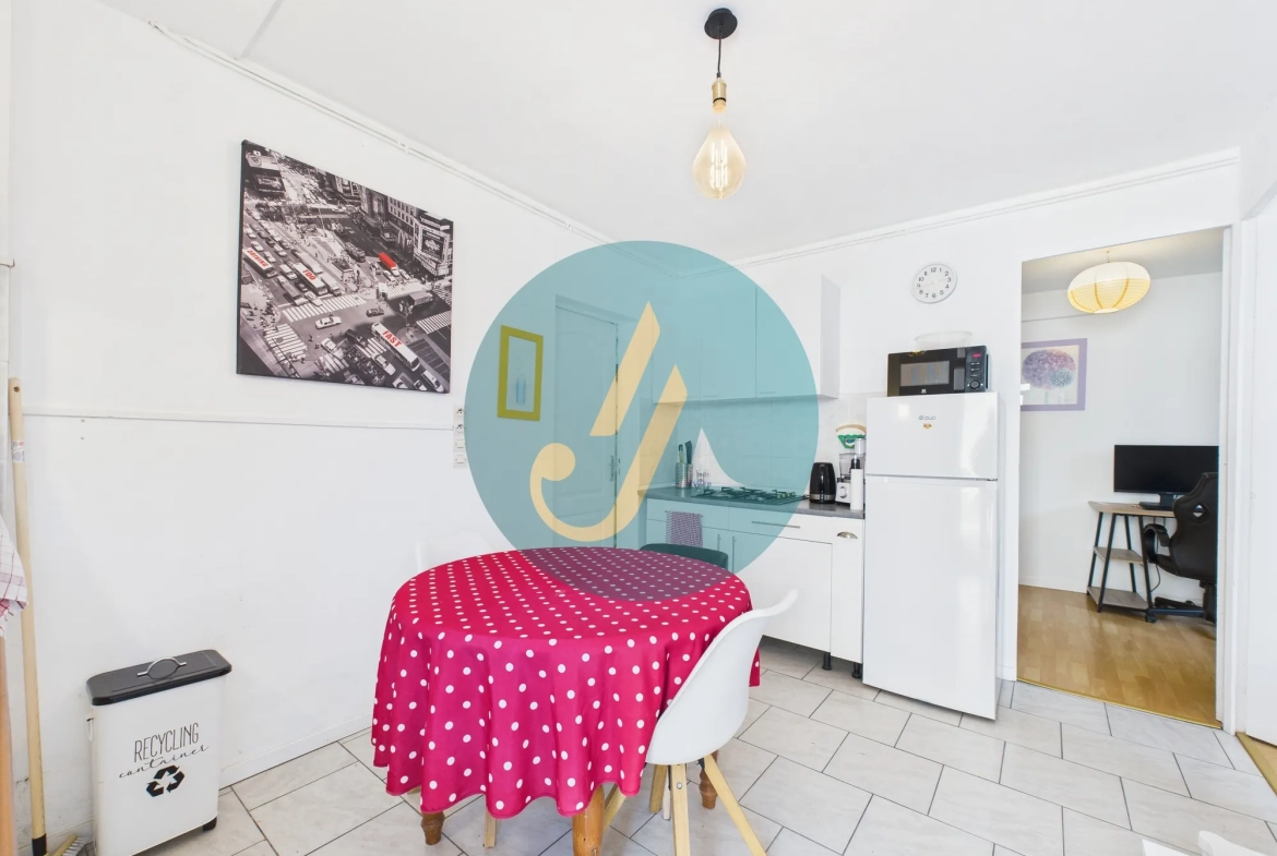 À Nevers, maison de charme avec trois logements indépendants et potentiel locatif élevé 