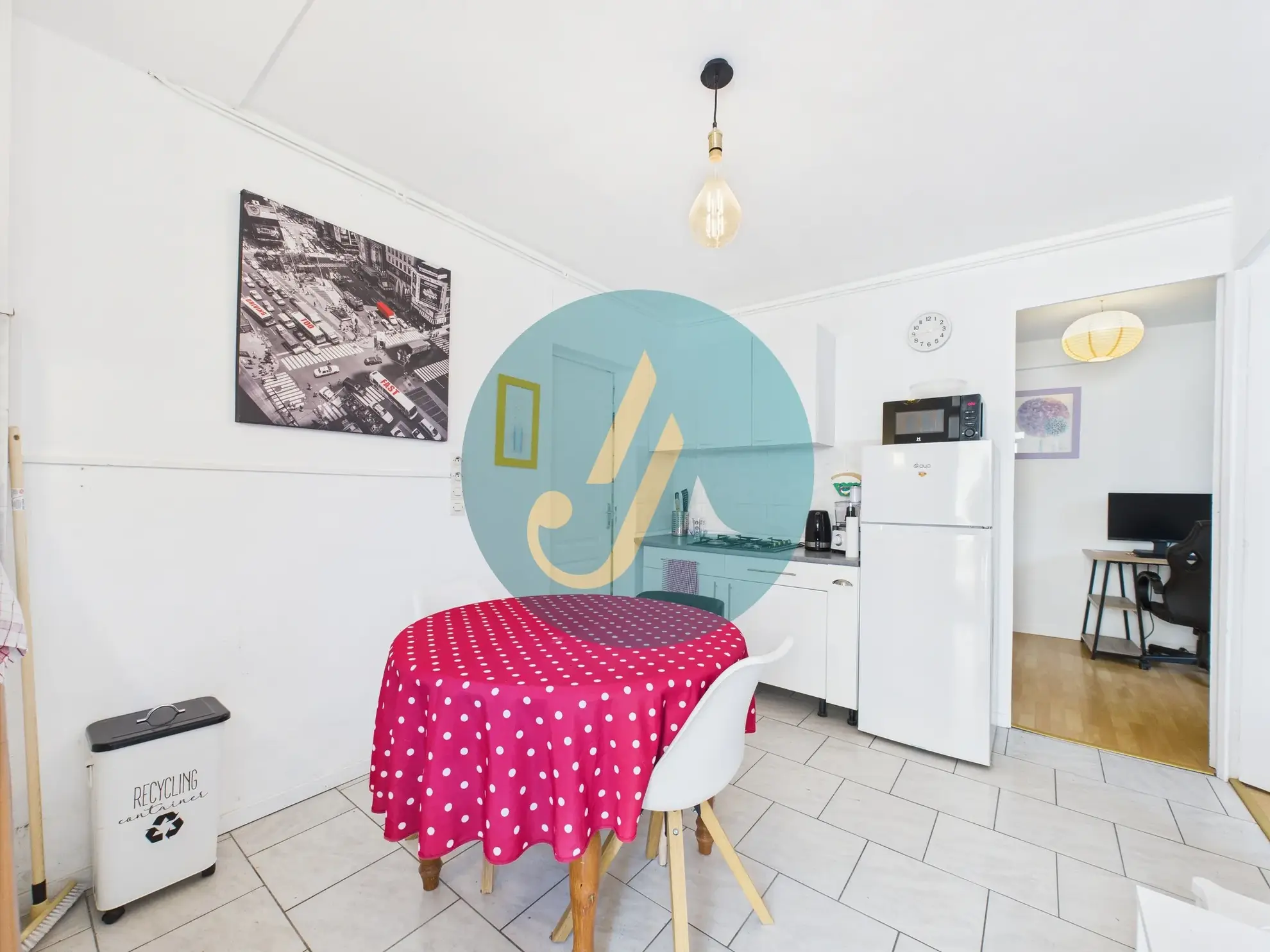 À Nevers, maison de charme avec trois logements indépendants et potentiel locatif élevé 