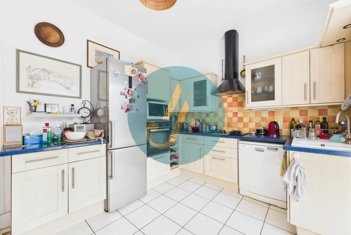 À Nevers, maison de charme avec trois logements indépendants et potentiel locatif élevé 