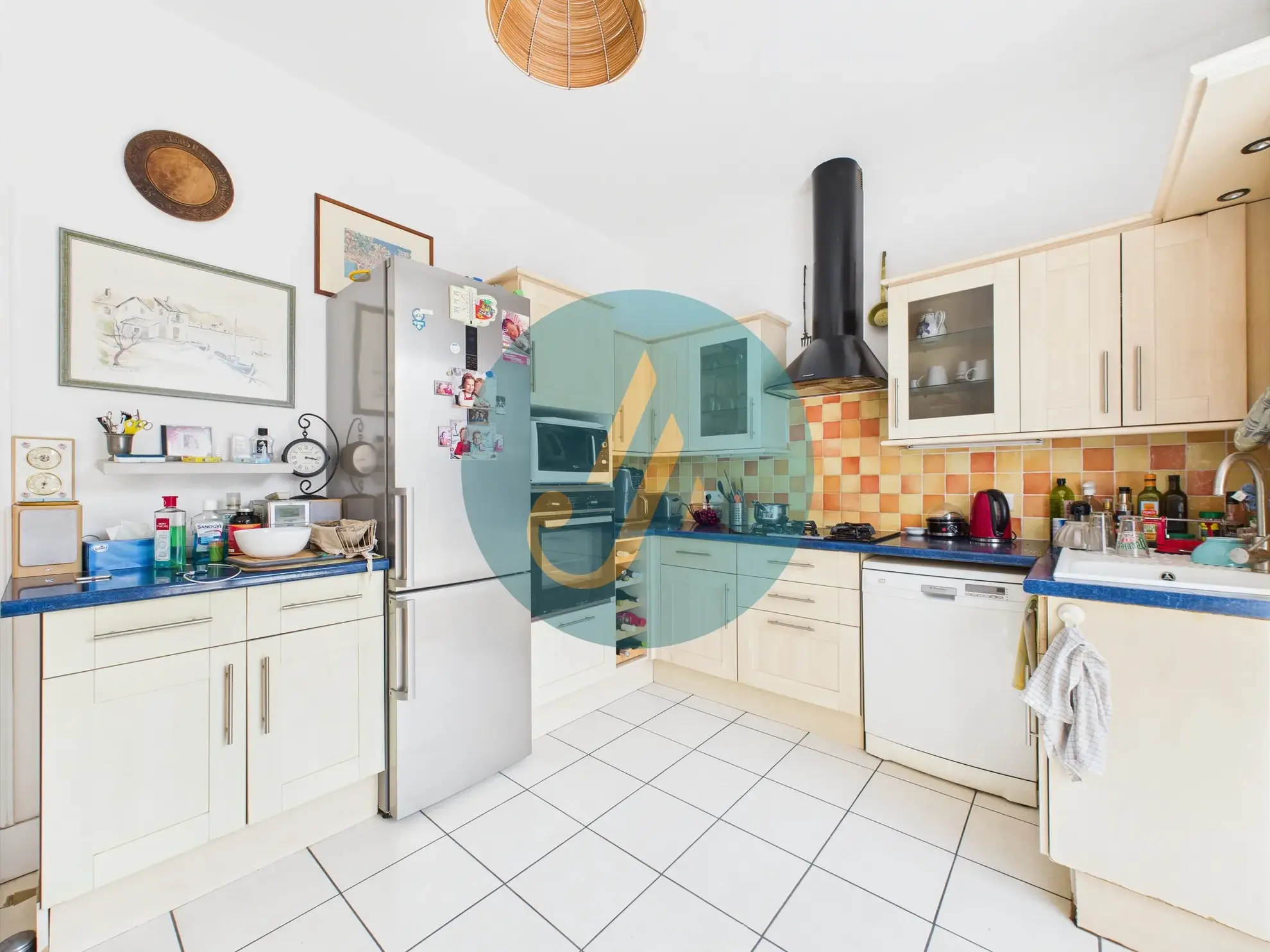 À Nevers, maison de charme avec trois logements indépendants et potentiel locatif élevé 