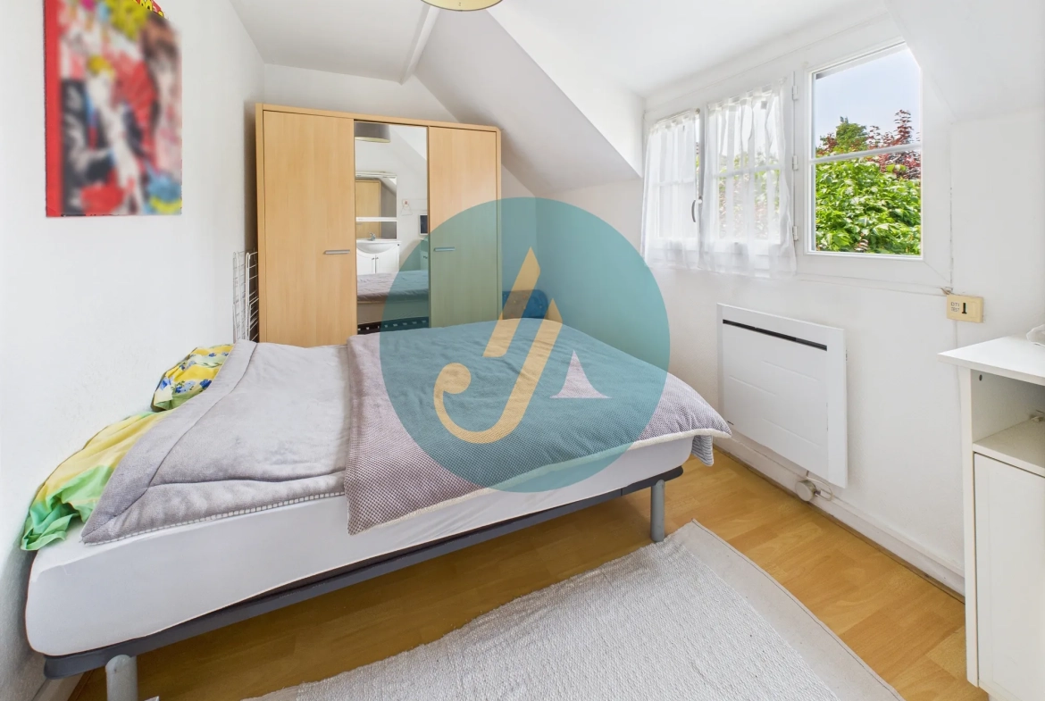 À Nevers, maison de charme avec trois logements indépendants et potentiel locatif élevé 