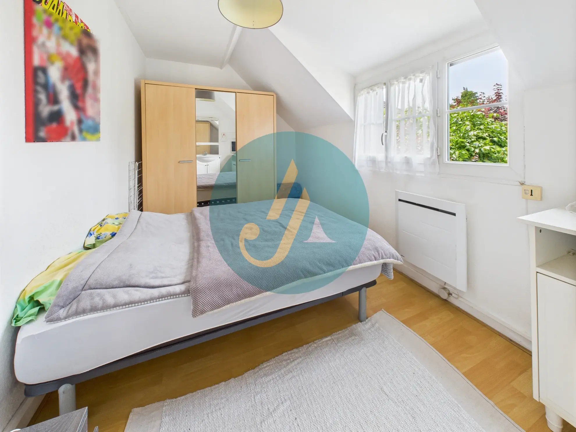 À Nevers, maison de charme avec trois logements indépendants et potentiel locatif élevé 