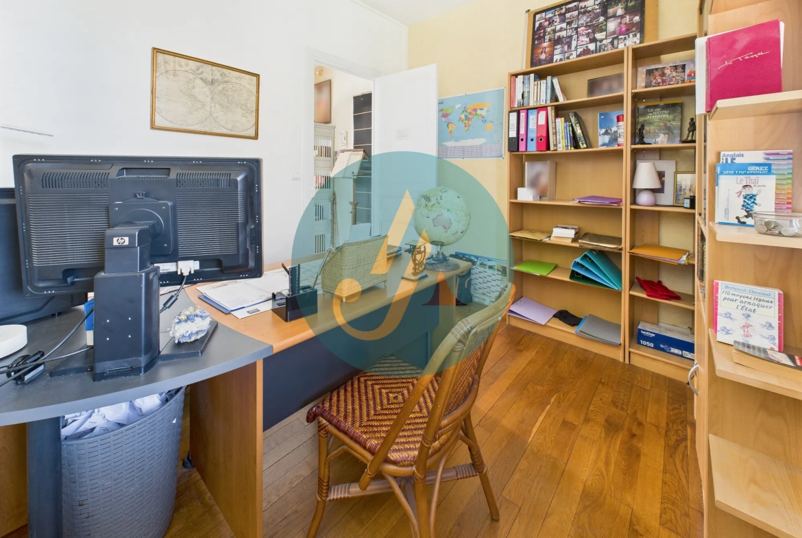 À Nevers, maison de charme avec trois logements indépendants et potentiel locatif élevé 