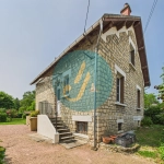 À Nevers, maison de charme avec trois logements indépendants et potentiel locatif élevé