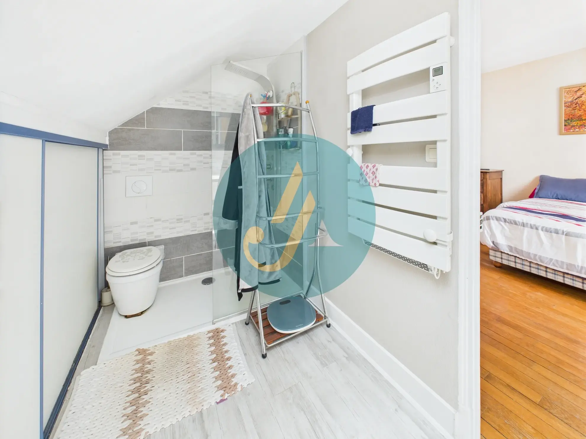 À Nevers, maison de charme avec trois logements indépendants et potentiel locatif élevé 
