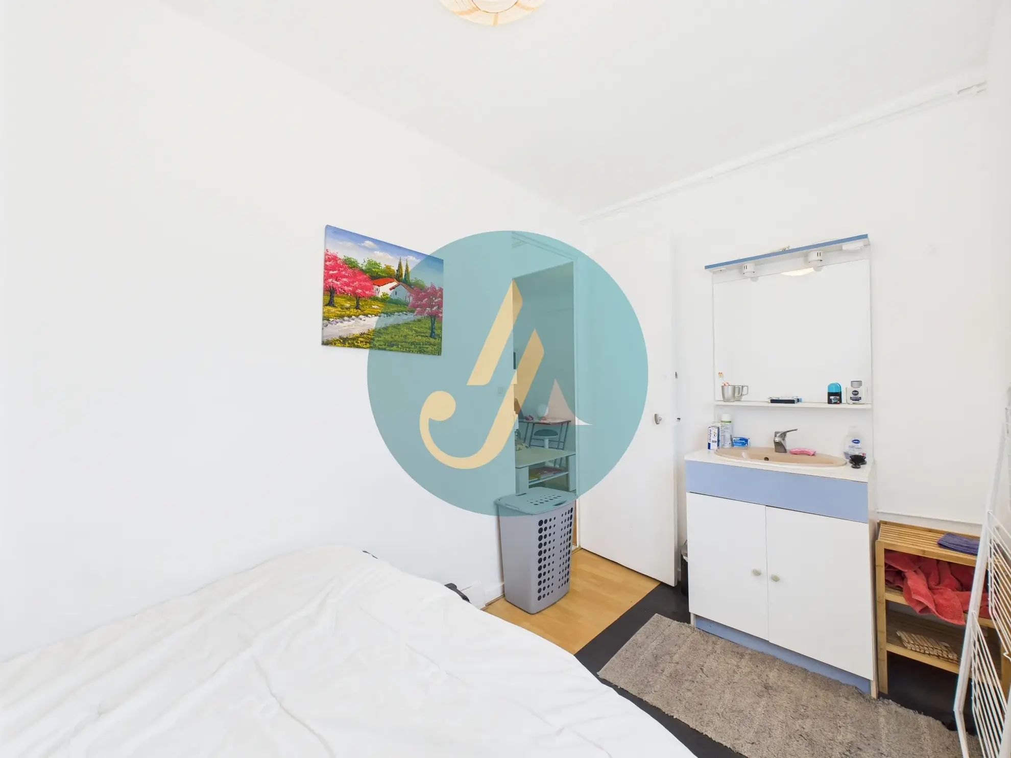 À Nevers, maison de charme avec trois logements indépendants et potentiel locatif élevé 