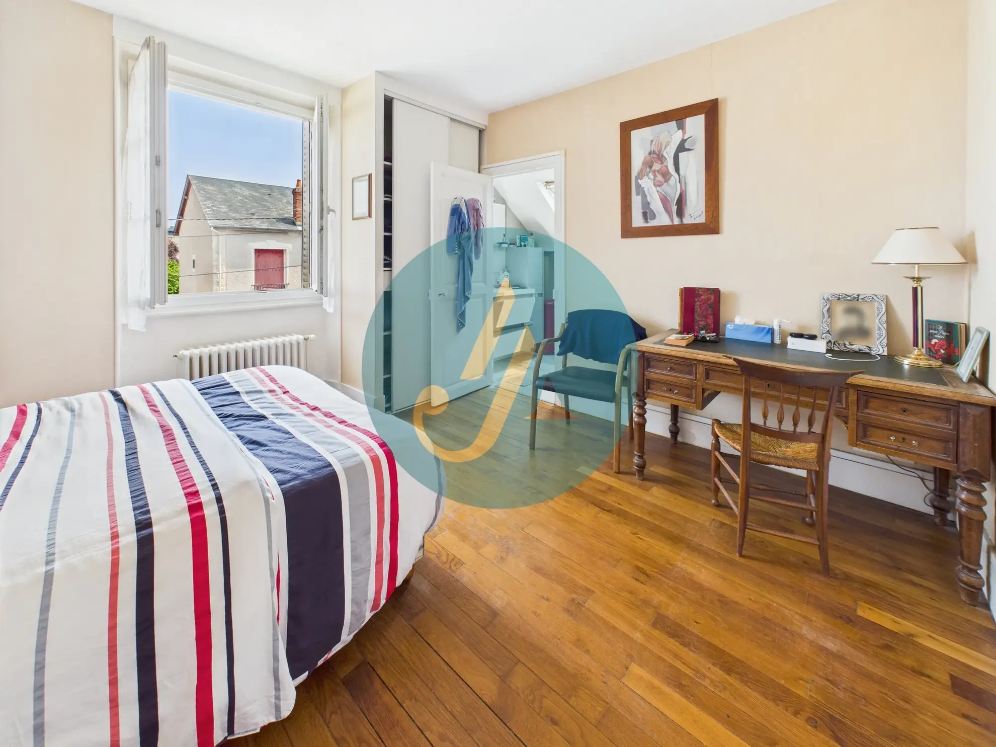À Nevers, maison de charme avec trois logements indépendants et potentiel locatif élevé 