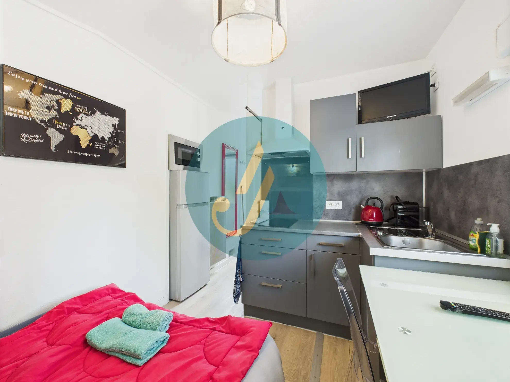 À Nevers, maison de charme avec trois logements indépendants et potentiel locatif élevé 