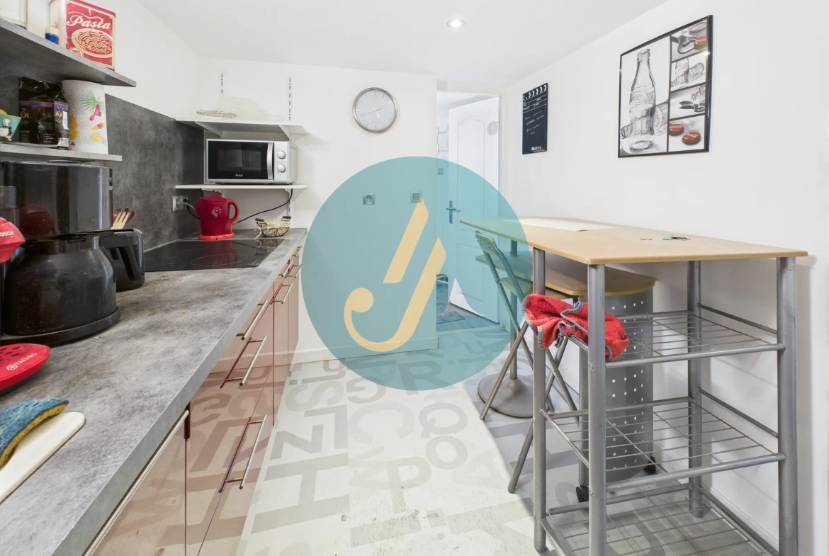 À Nevers, maison de charme avec trois logements indépendants et potentiel locatif élevé 