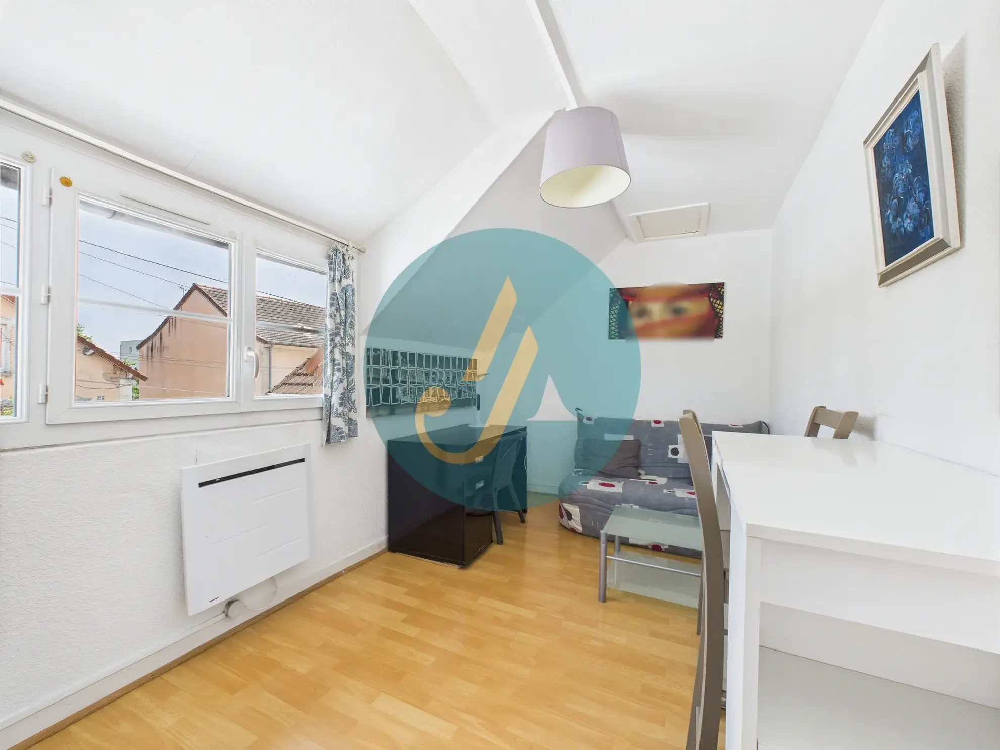 À Nevers, maison de charme avec trois logements indépendants et potentiel locatif élevé 