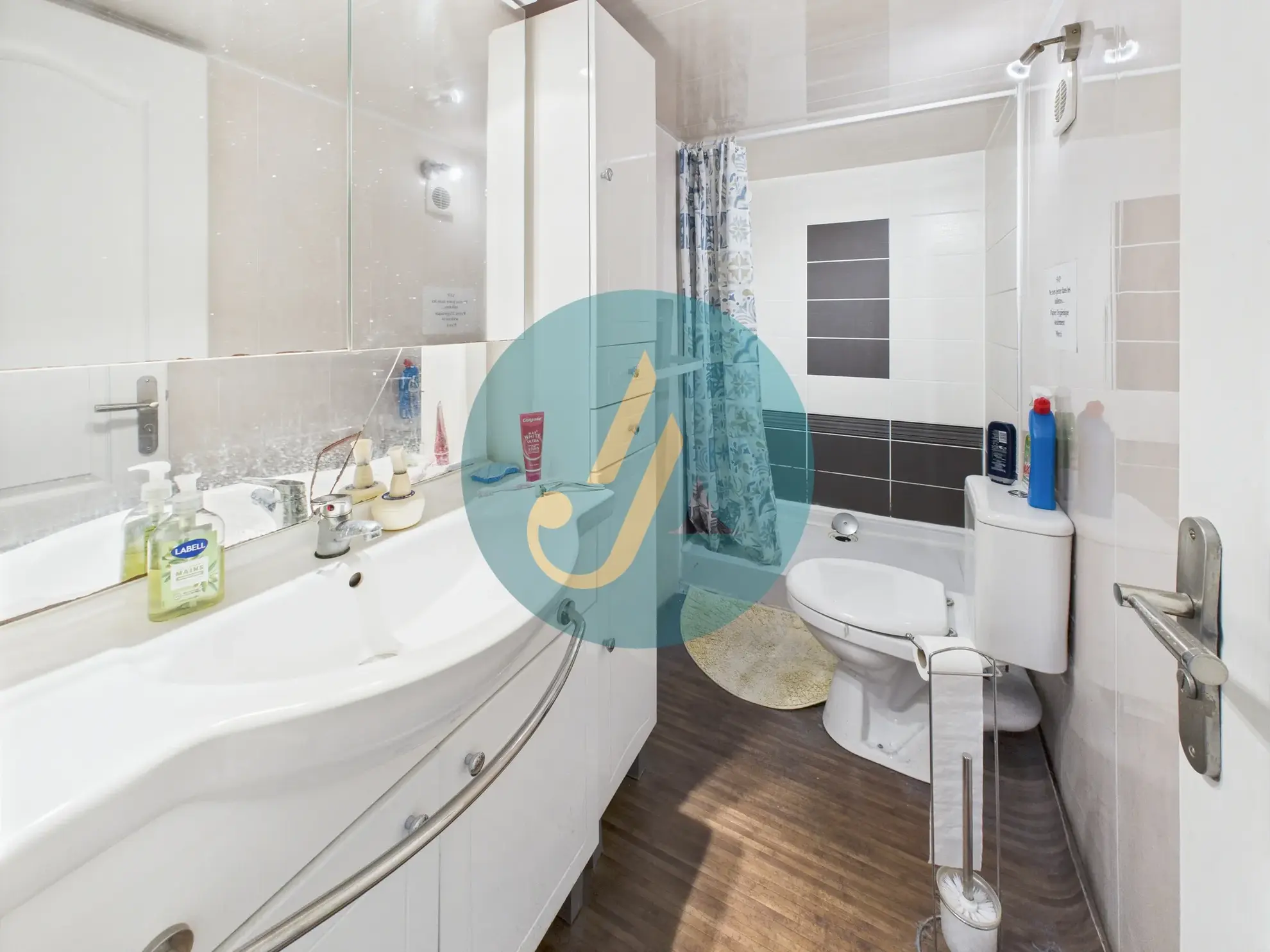 À Nevers, maison de charme avec trois logements indépendants et potentiel locatif élevé 