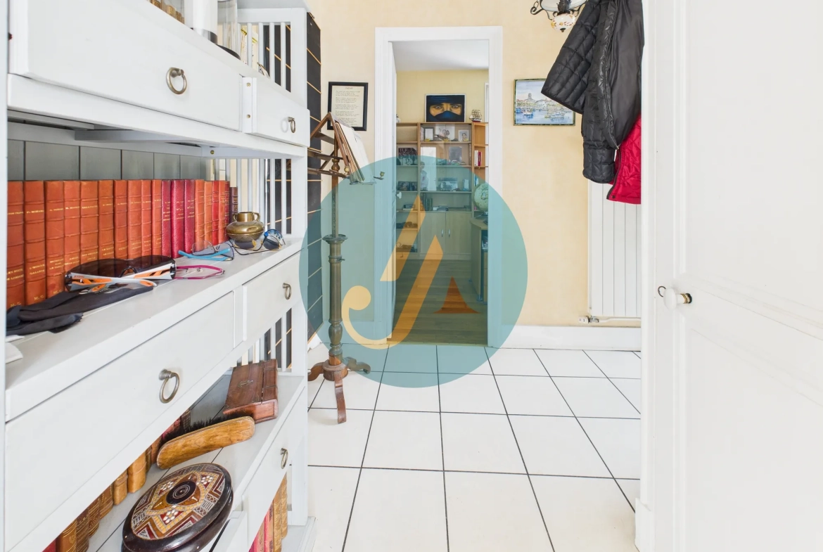 À Nevers, maison de charme avec trois logements indépendants et potentiel locatif élevé 