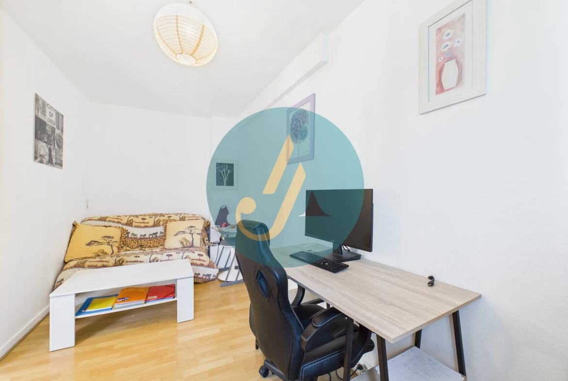 À Nevers, maison de charme avec trois logements indépendants et potentiel locatif élevé 