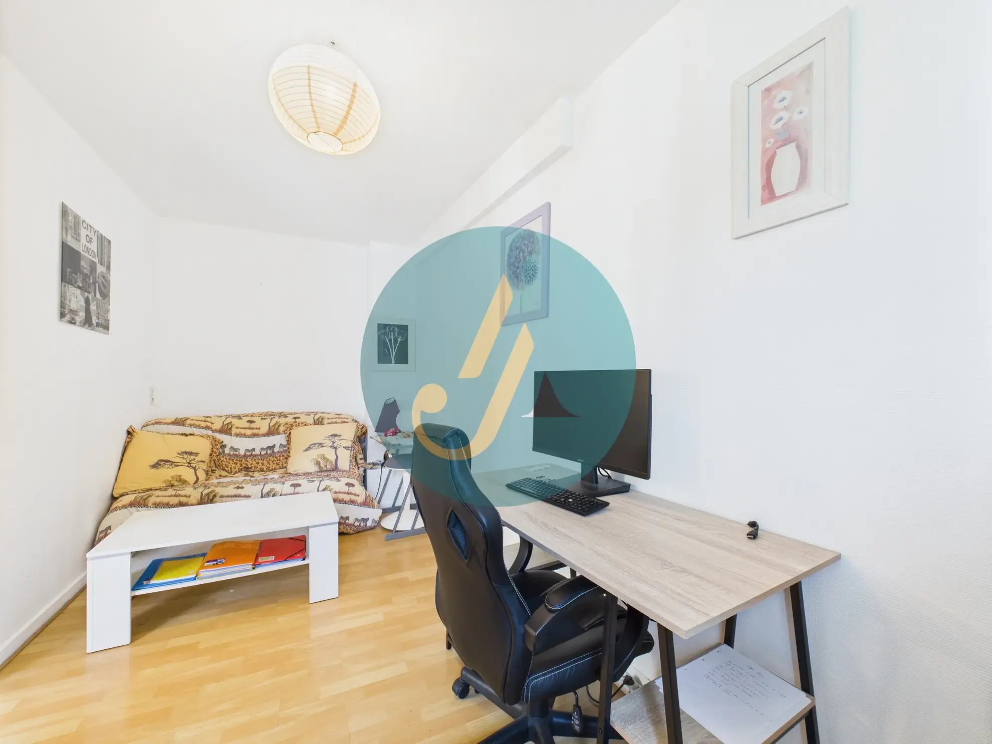 À Nevers, maison de charme avec trois logements indépendants et potentiel locatif élevé 