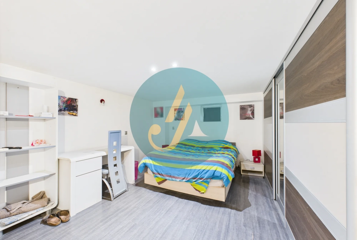 À Nevers, maison de charme avec trois logements indépendants et potentiel locatif élevé 