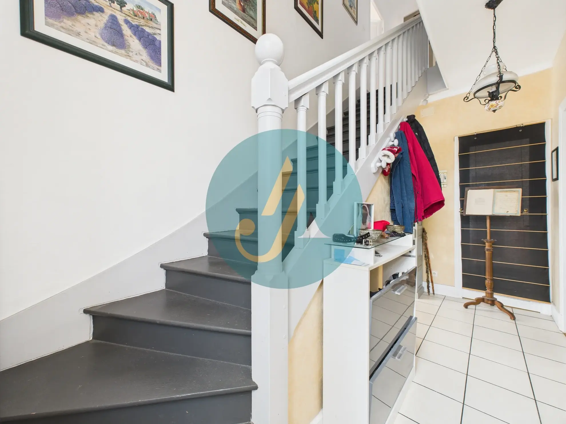 À Nevers, maison de charme avec trois logements indépendants et potentiel locatif élevé 