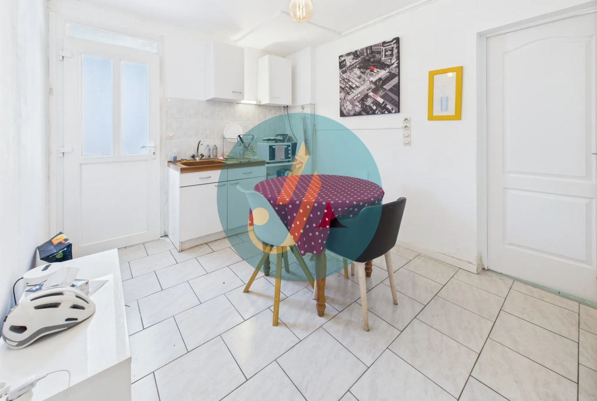 À Nevers, maison de charme avec trois logements indépendants et potentiel locatif élevé 