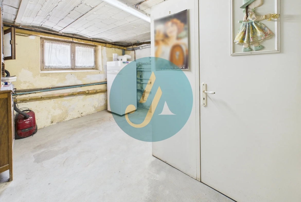 À Nevers, maison de charme avec trois logements indépendants et potentiel locatif élevé 