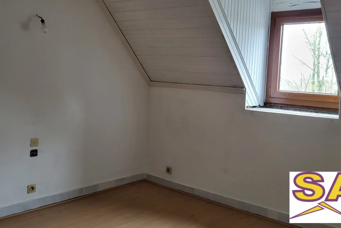Maison ancienne en pierre rénovée à Fontenay-sur-Loing avec terrain et jardin 
