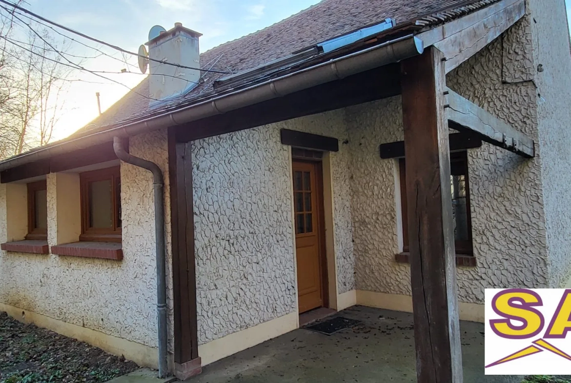 Maison ancienne en pierre rénovée à Fontenay-sur-Loing avec terrain et jardin 
