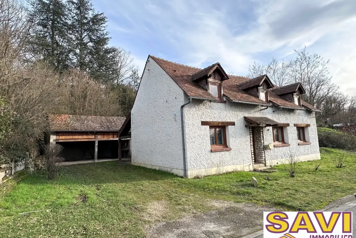 Maison ancienne en pierre rénovée à Fontenay-sur-Loing avec terrain et jardin 