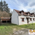 Maison ancienne en pierre rénovée à Fontenay-sur-Loing avec terrain et jardin