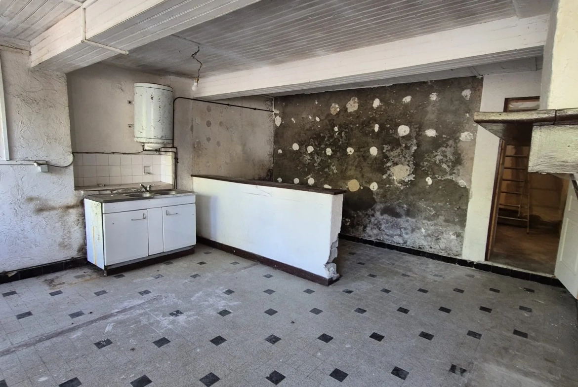 Maison ancienne à rénover de 76 m² à Labroquère – Opportunité d’investissement 