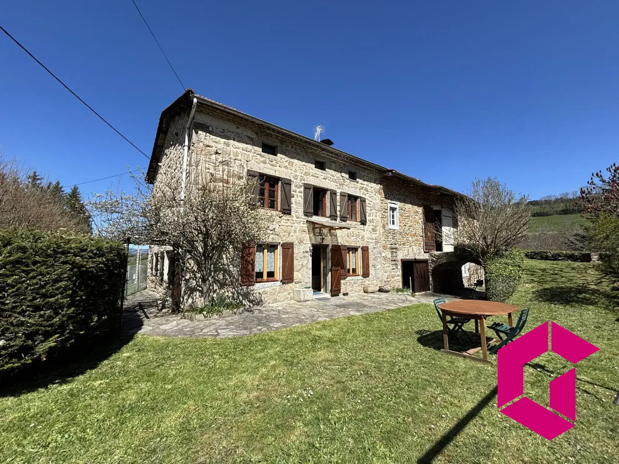 Maison à vendre à Saint-Just - Charme et potentiel à rénover 