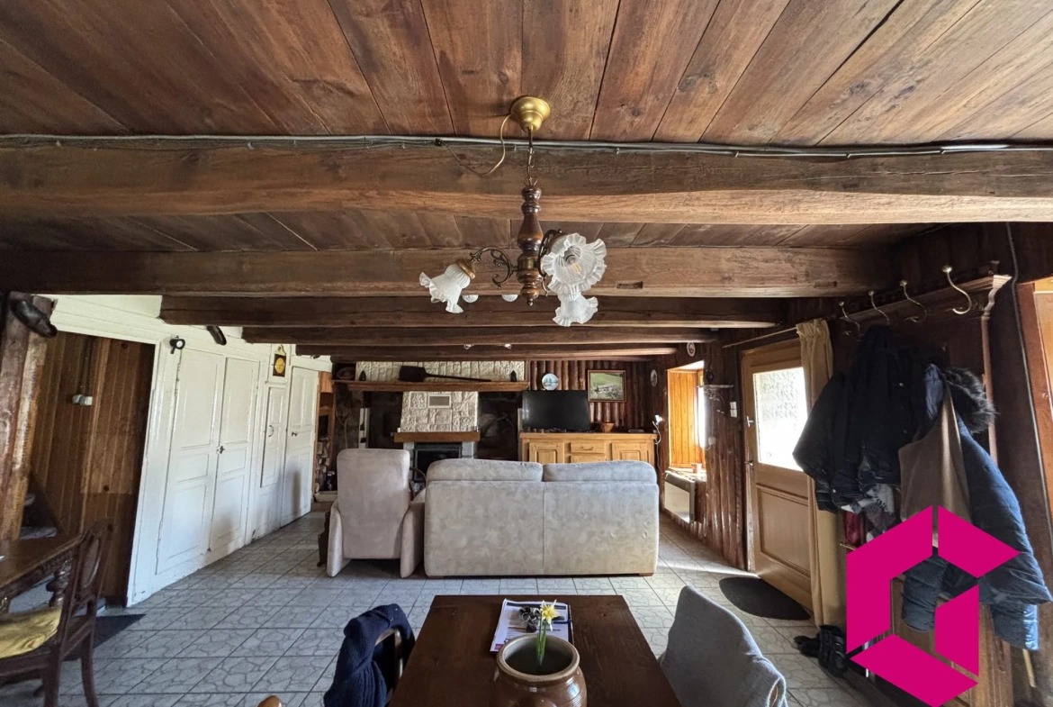 Maison à vendre à Saint-Just - Charme et potentiel à rénover 