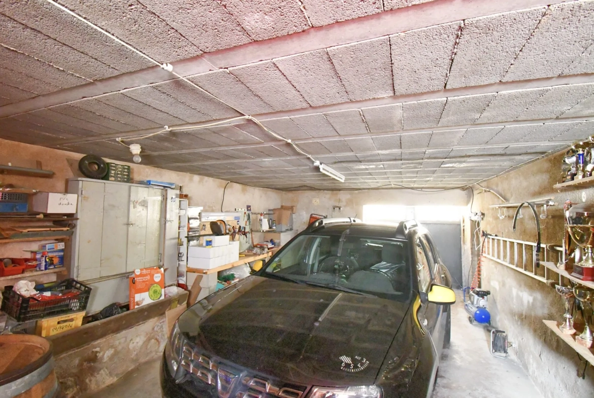 Maison de village lumineuse de 106 m² à Igornay avec studio indépendant et dépendances 