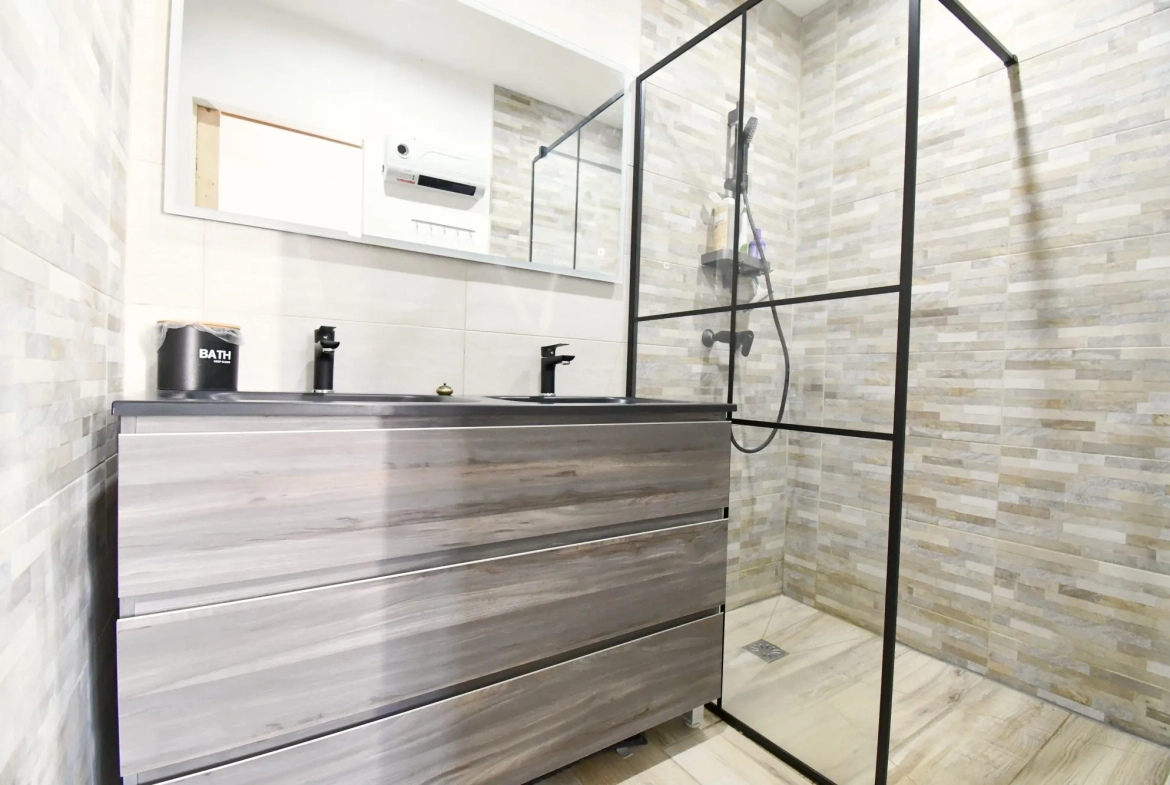 Maison de village lumineuse de 106 m² à Igornay avec studio indépendant et dépendances 