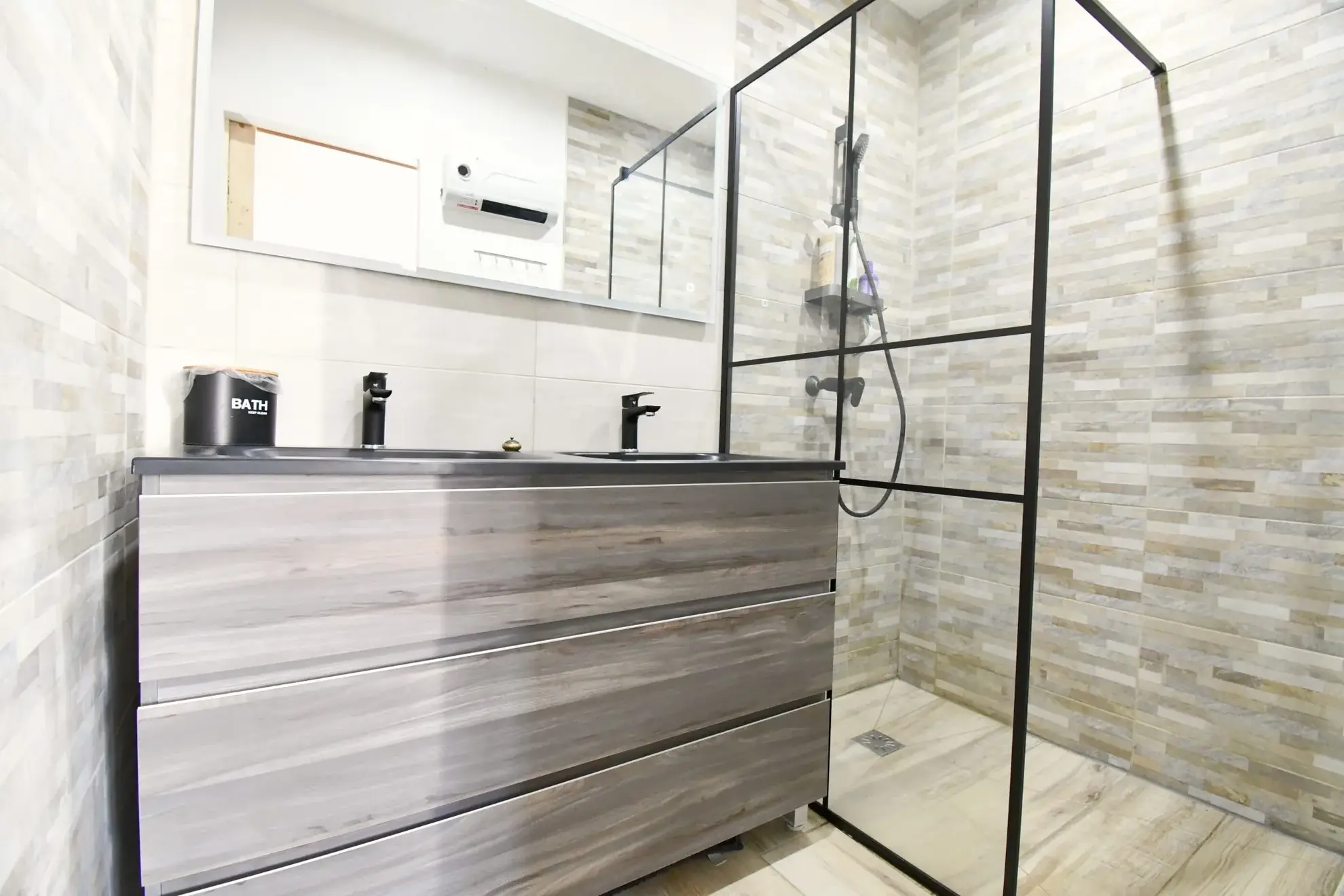 Maison de village lumineuse de 106 m² à Igornay avec studio indépendant et dépendances 
