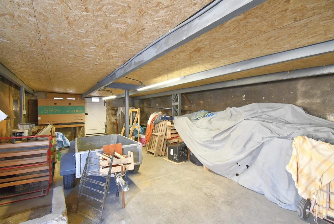 Maison de village lumineuse de 106 m² à Igornay avec studio indépendant et dépendances 