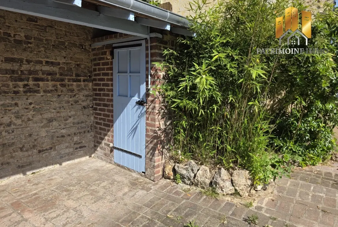 Longère à Flée (72500) avec dépendances, 4 chambres, proche forêt pour résidence ou investissement 